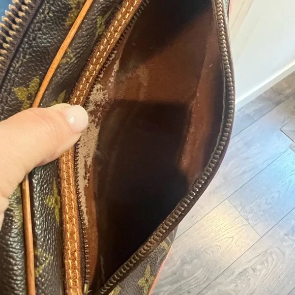 Louis Vuitton monogram 𝒻ℴ𝓇𝓂ℯ𝓇 clutch. - Picture 7 of 10